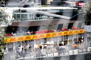 Använd DHL för snabba och säkra leveranser